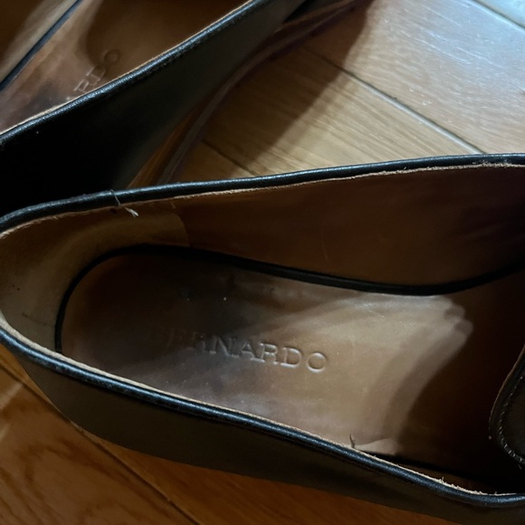 {Bernardo} Black Leather Wedge Loafers - Picture 8 of 9